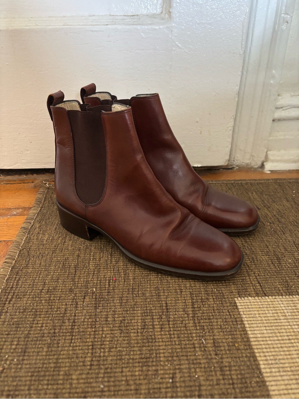 Bally Chelsea Ankle Boots Brown US 5
Made in Italy